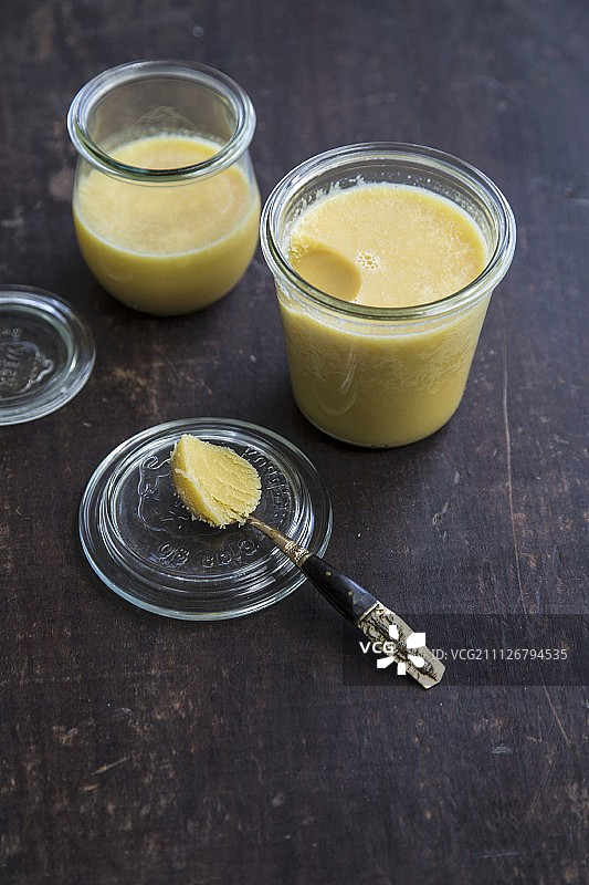 印度酥油罐（澄清黄油）图片素材