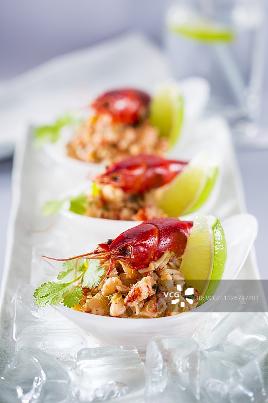 香菜青柠冰镇小龙虾沙拉图片素材