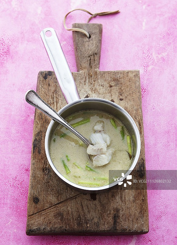 东方芦笋鱼汤图片素材