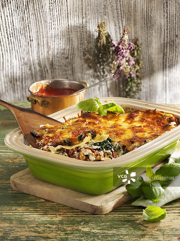 菠菜三层奶酪千层面图片素材