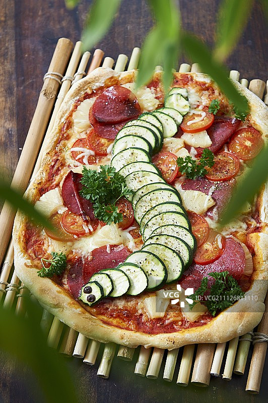 蛇肉披萨图片素材