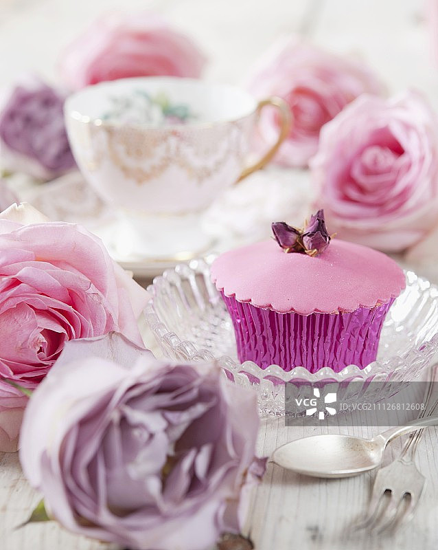 玫瑰纸杯蛋糕图片素材