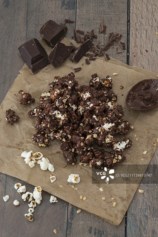 杏仁巧克力爆米花图片素材