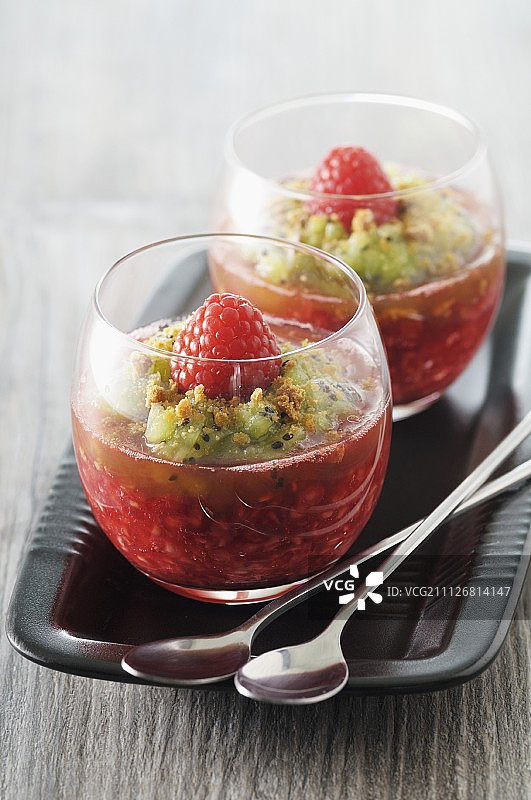 覆盆子奇异果慕斯图片素材