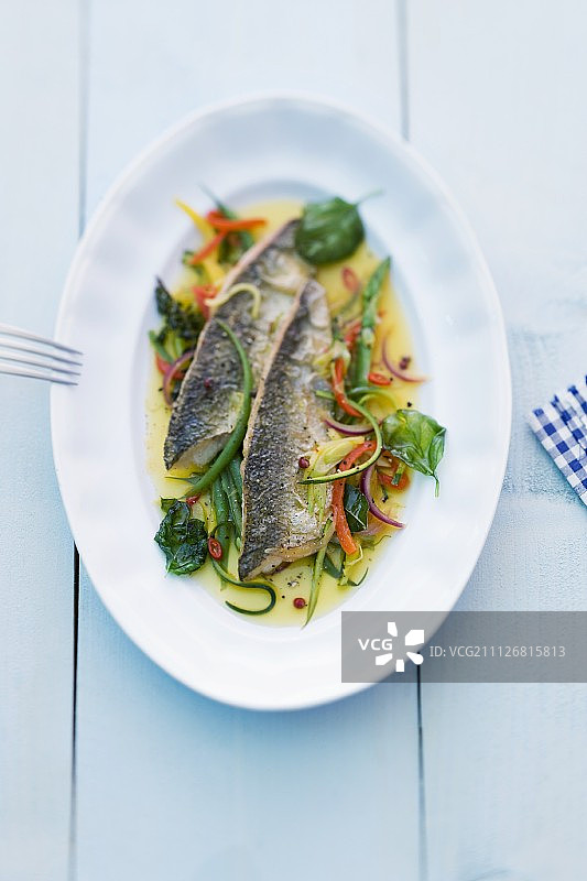腌欧洲鲈鱼图片素材