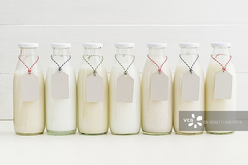 杏仁奶、椰奶、豆奶、米奶、榛子奶、腰果奶和燕麦奶图片素材