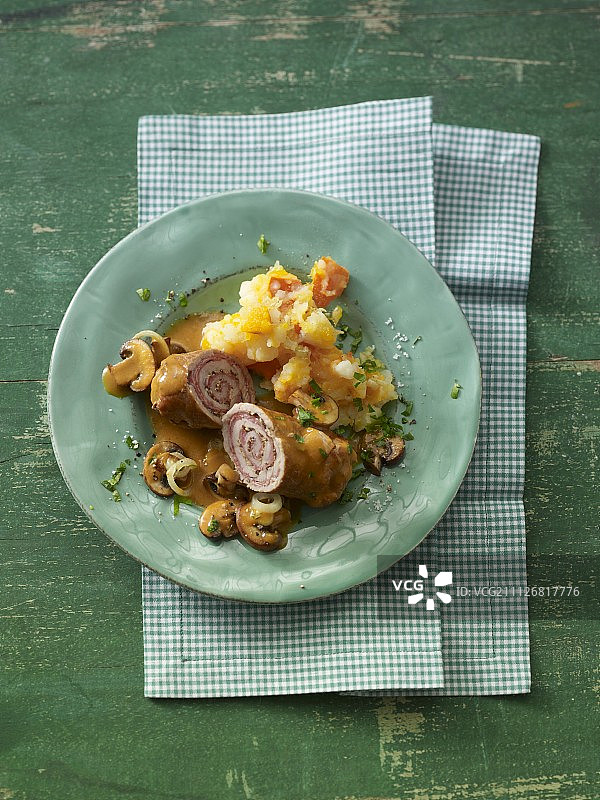 蘑菇酱猪肉卷图片素材