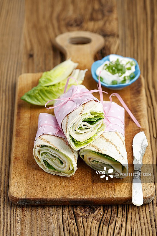 奶酪生菜黄瓜火鸡肉卷图片素材