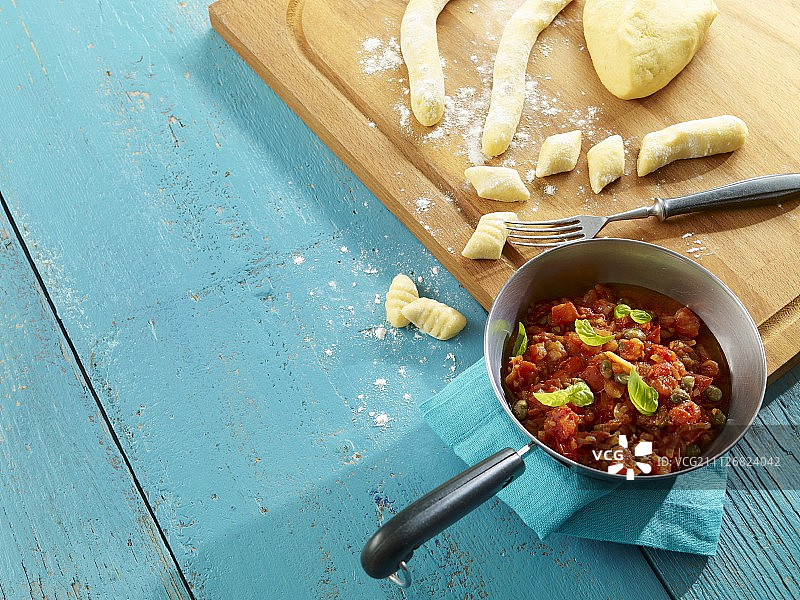 番茄刺山柑意式饺子图片素材