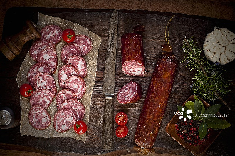 斯金达林 – 立陶宛猪肉和牛肉香肠图片素材