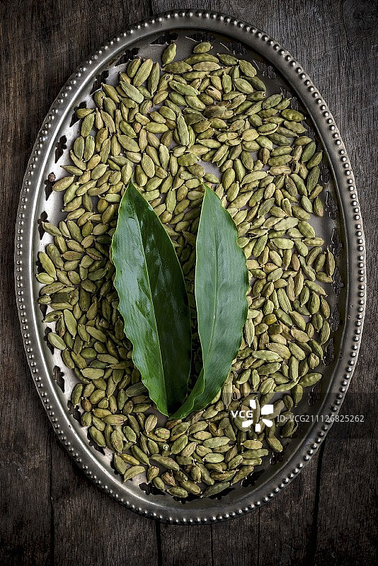 豆蔻叶和豆荚图片素材