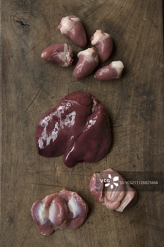 木板上的鸡杂图片素材