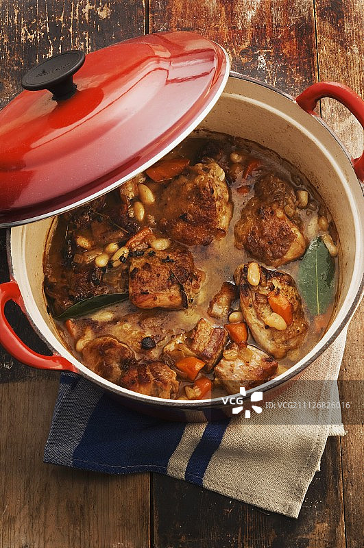 鸡肉波特酒砂锅图片素材