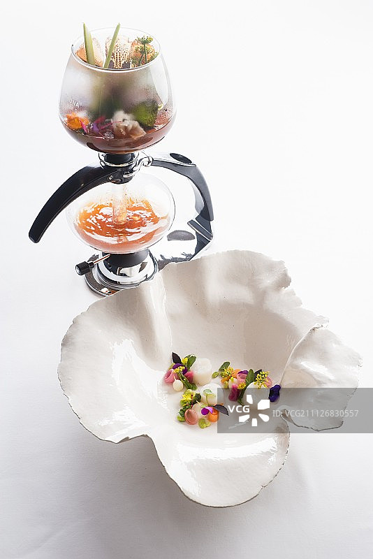 蔬菜芙蓉茶清汤配龙虾奖章图片素材