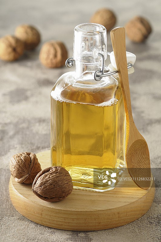 核桃油和核桃图片素材