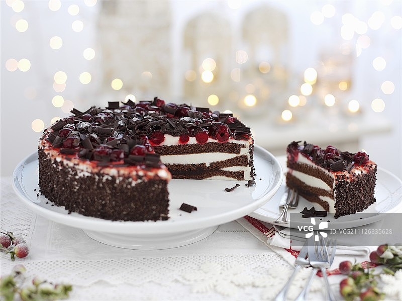 圣诞节的黑森林蛋糕切片图片素材