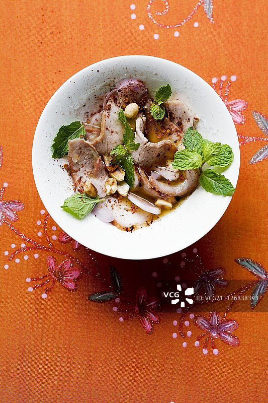 Yam Muh Yang（泰国薄荷香辣肉沙拉）图片素材