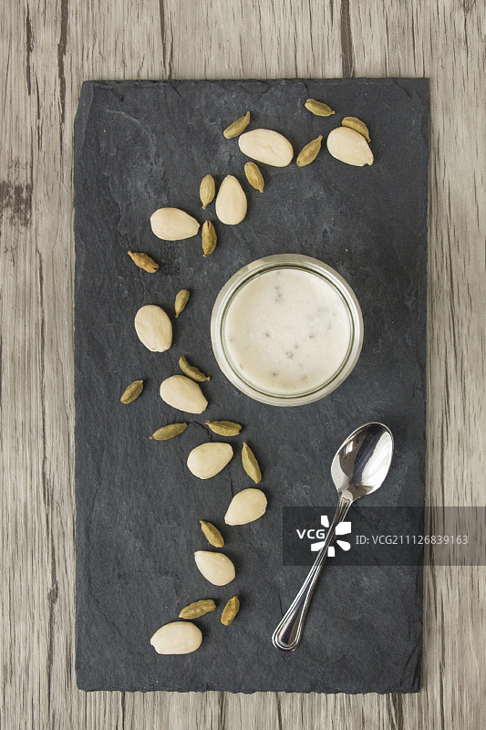 椰奶奇亚籽布丁图片素材