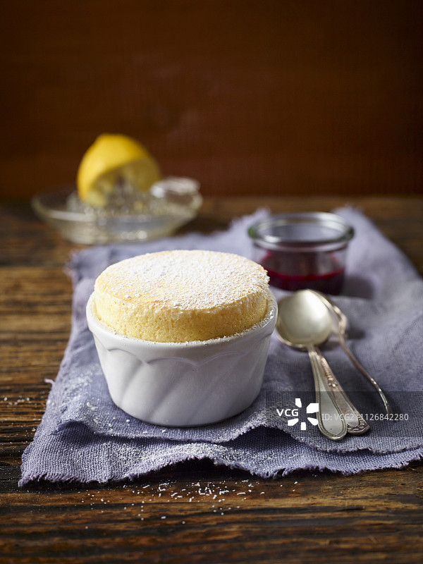 黑莓酱柠檬舒芙蕾图片素材