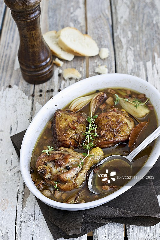 香醋培根洋葱烩鸡图片素材