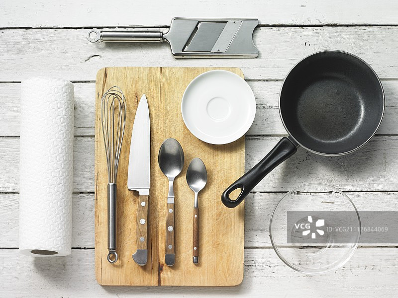 制作蘑菇薄片的厨房用具图片素材