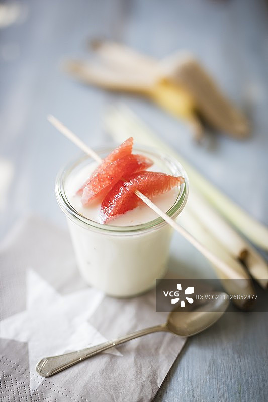 香茅柚子烤肉串汤图片素材