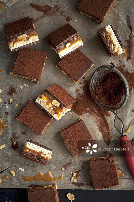 圣诞节自制巧克力和焦糖棒图片素材