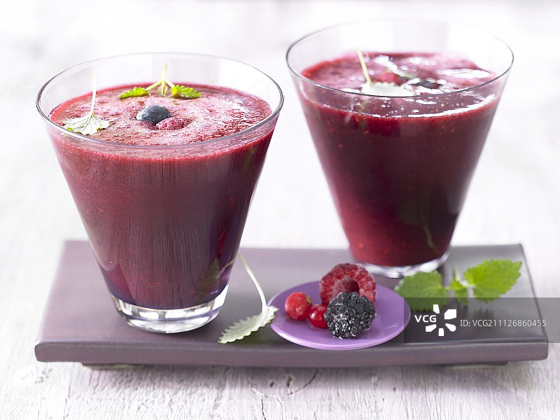 野莓鸡尾酒图片素材