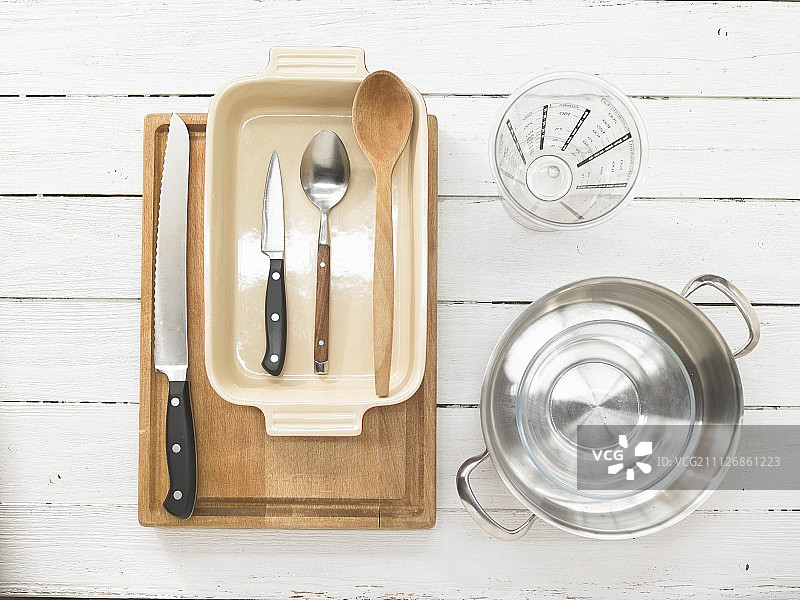 制作桃子甜味意大利烩饭的厨房用具图片素材