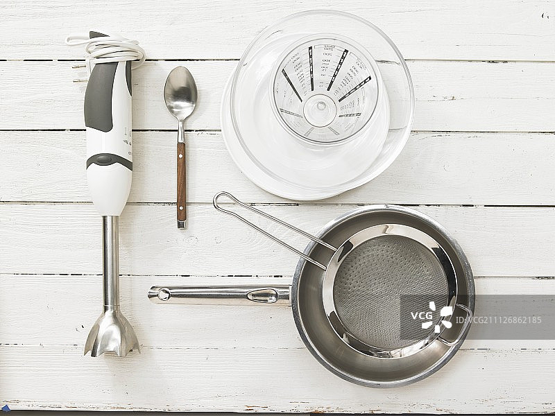 制作开菲尔甜点的厨房用具图片素材