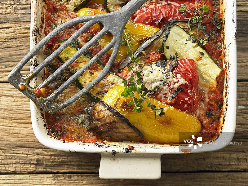 烤箱烤蔬菜杂烩图片素材