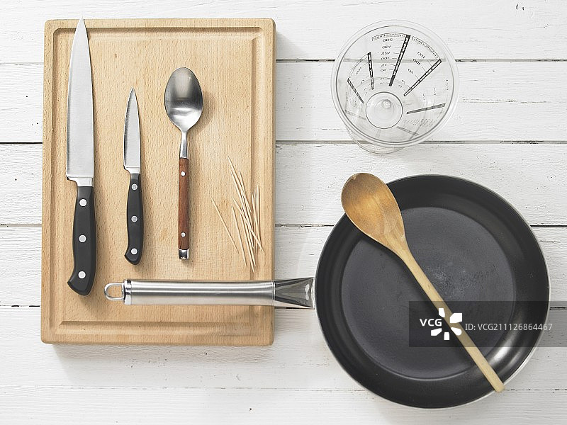 制作瑞士肉丁的用具图片素材