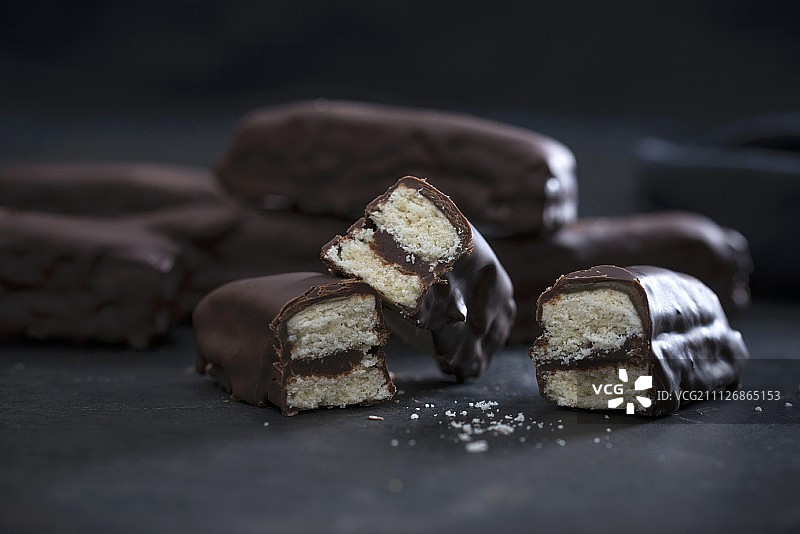自制纯素牛轧糖焦糖巧克力棒图片素材