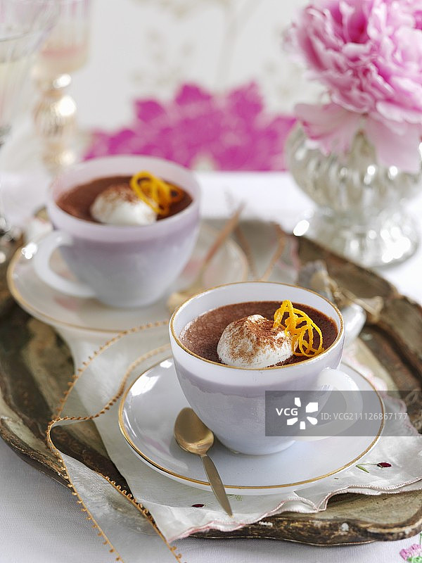 咖啡杯盛辣椒巧克力咖啡慕斯图片素材