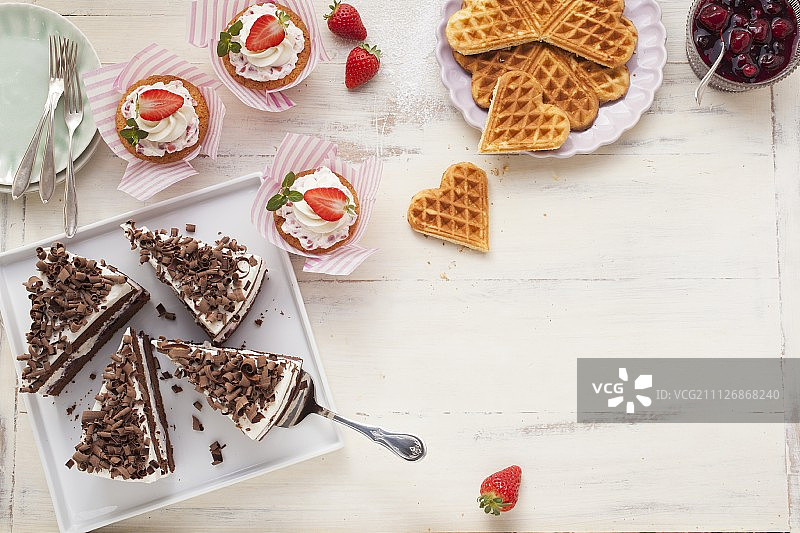 各式蛋糕和心形华夫饼图片素材