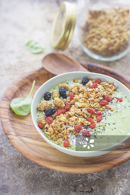 格兰诺拉麦片超级食物绿色冰沙图片素材