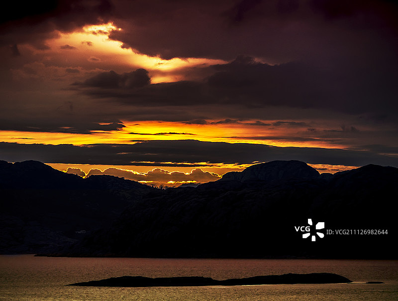 峡湾的日落图片素材