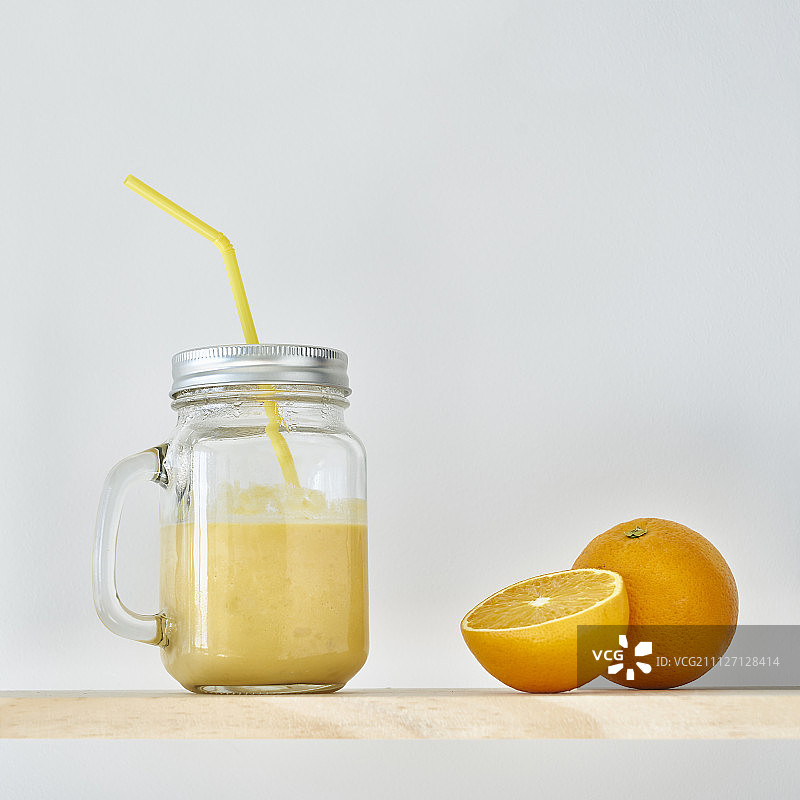 展示架上的南瓜奶昔图片素材