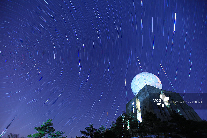 安徽省黄山市黄山风景区，光明顶星轨图片素材
