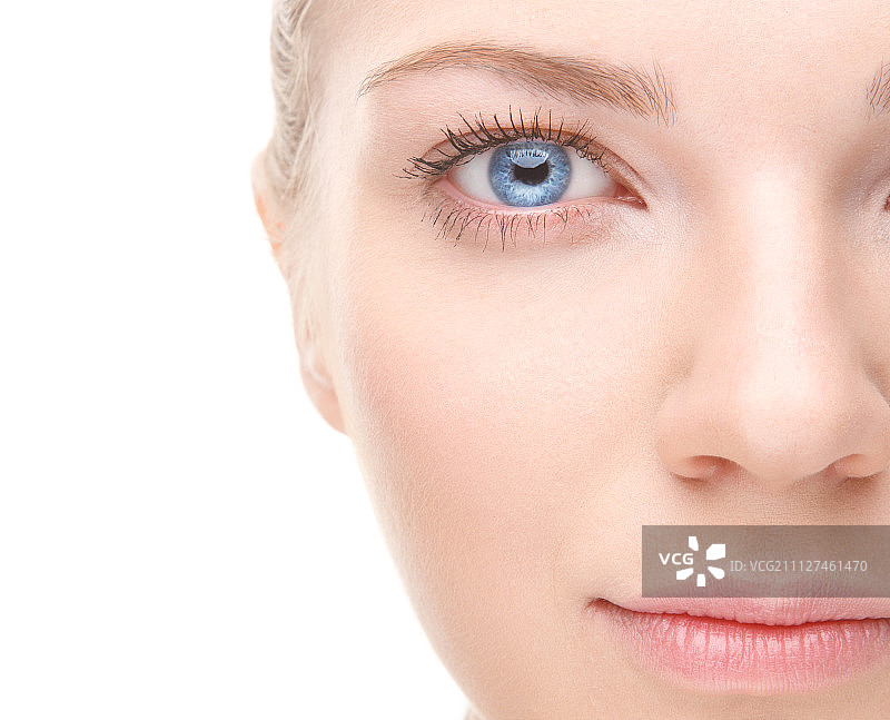 美丽的蓝色眼睛微距镜头图片素材