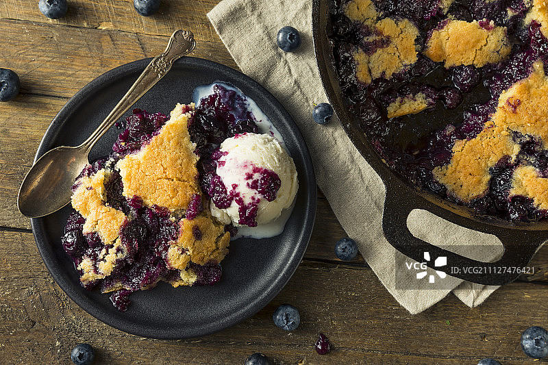 自制甜蓝莓烤饼甜点图片素材