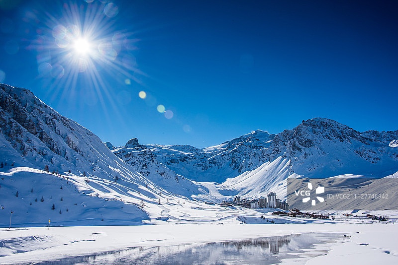 蒂涅一月图片素材