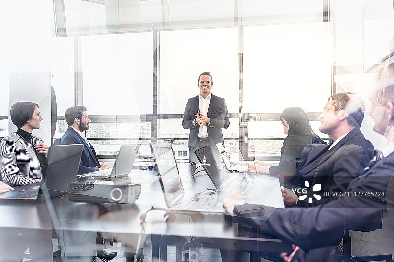 企业团队办公室会议图片素材