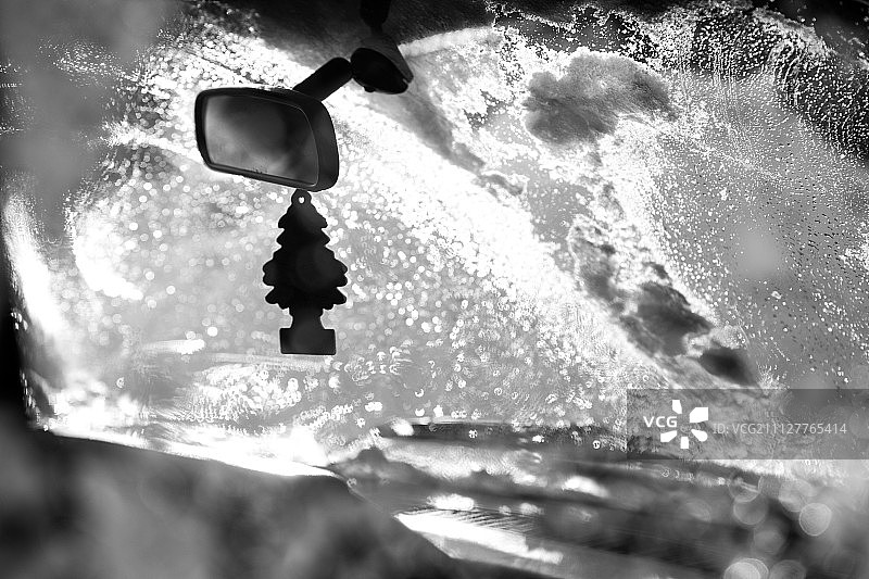 挡风玻璃上的冰图片素材