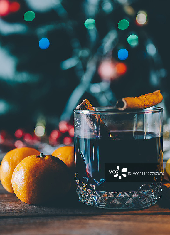 杯中的热红酒图片素材