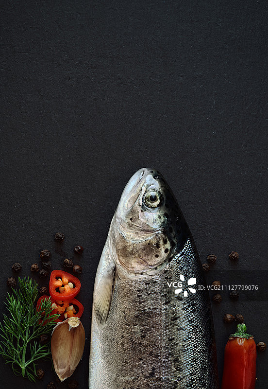 新鲜鳟鱼图片素材