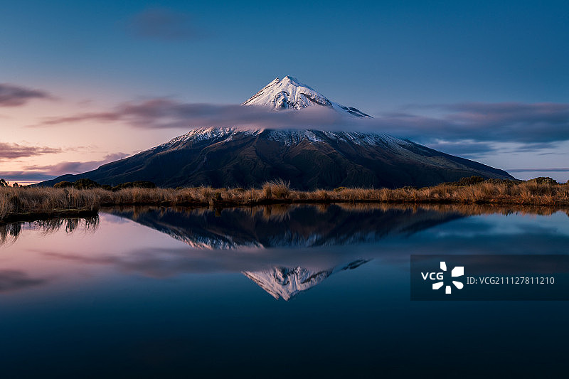 塔拉纳基山图片素材
