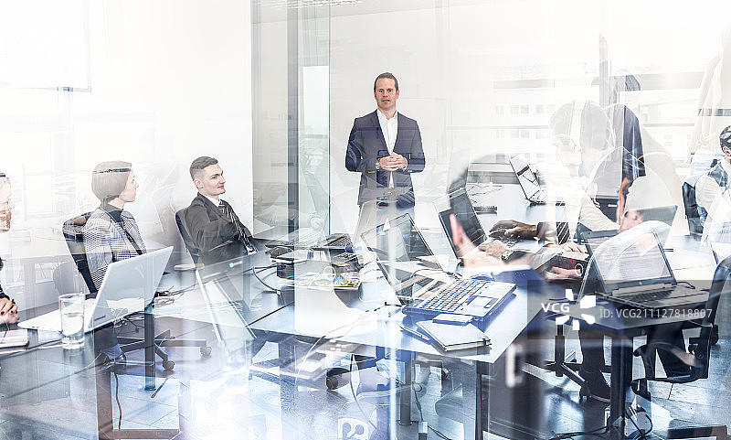 企业团队办公室会议图片素材