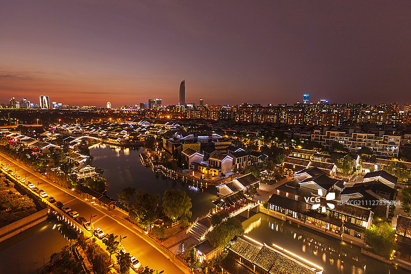 苏州工业园区与水乡老街夜景图片素材