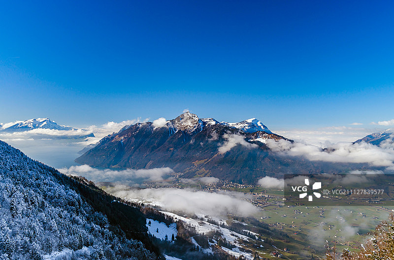 从高峰俯瞰卢塞恩湖全景航拍图片素材